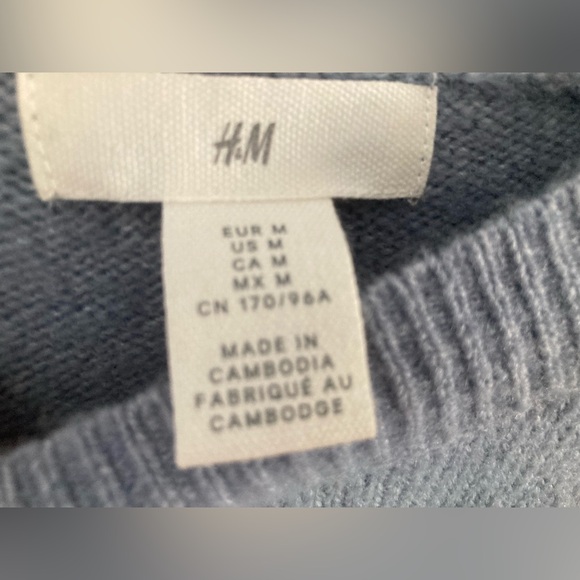EUC H&M Crewneck Sweater - Picture 2 of 4